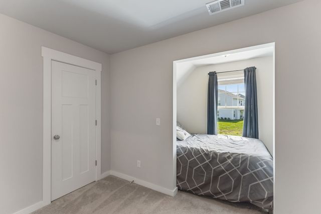 3041 Commonwealth Dr, Spring Hill, TN 37174