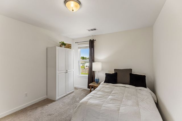3041 Commonwealth Dr, Spring Hill, TN 37174