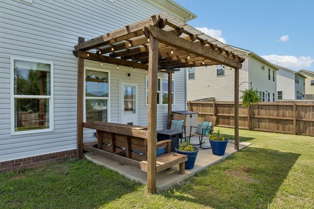 3041 Commonwealth Dr, Spring Hill, TN 37174