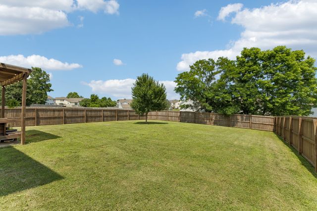3041 Commonwealth Dr, Spring Hill, TN 37174