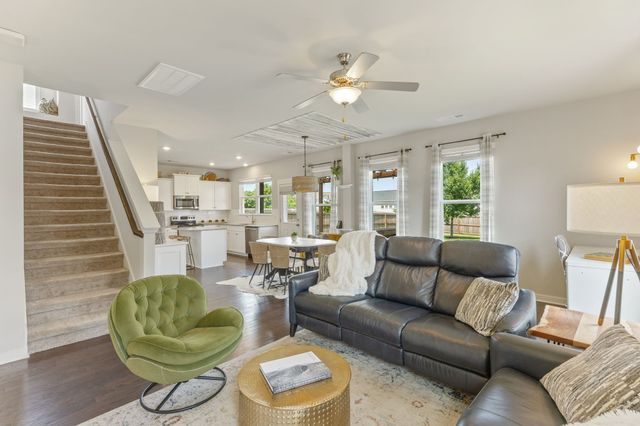 3041 Commonwealth Dr, Spring Hill, TN 37174