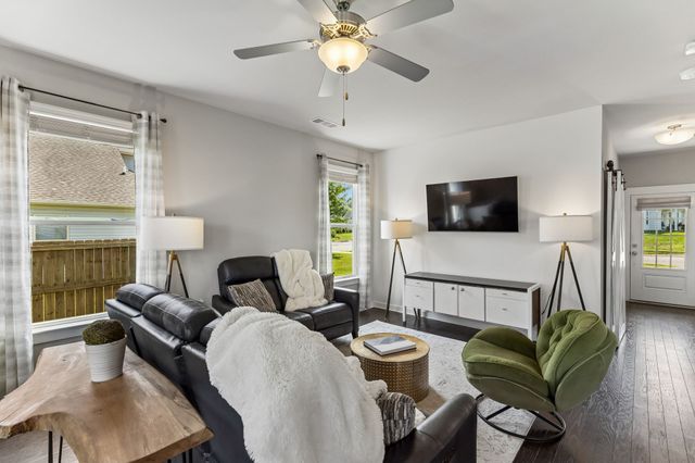 3041 Commonwealth Dr, Spring Hill, TN 37174