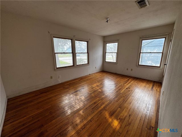 1010 S 17th Street, Temple, TX 76504