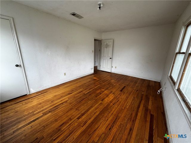 1010 S 17th Street, Temple, TX 76504