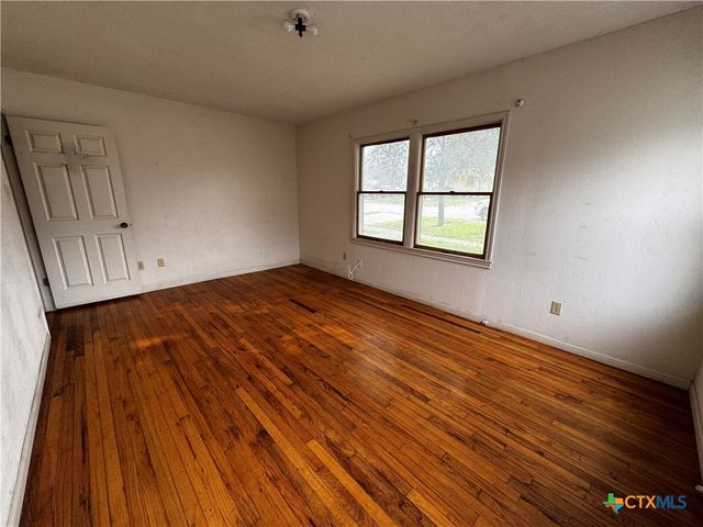 1010 S 17th Street, Temple, TX 76504