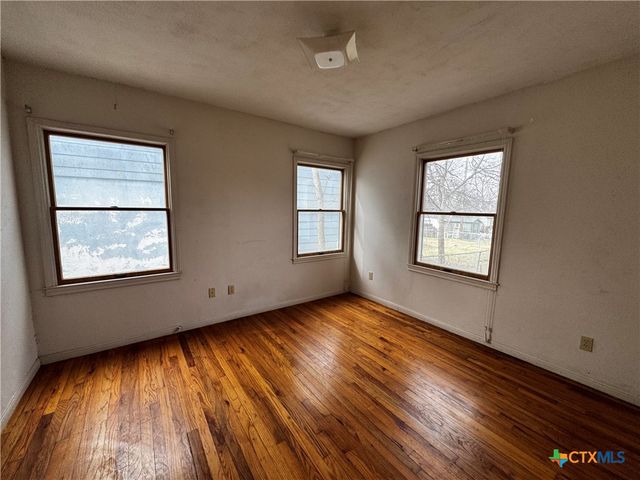 1010 S 17th Street, Temple, TX 76504