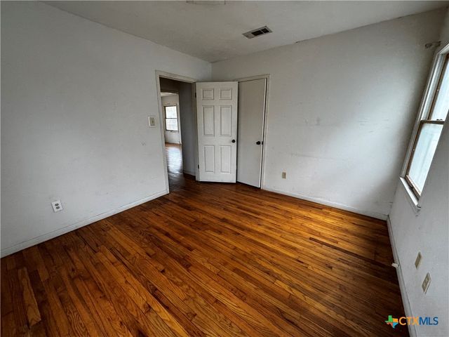 1010 S 17th Street, Temple, TX 76504