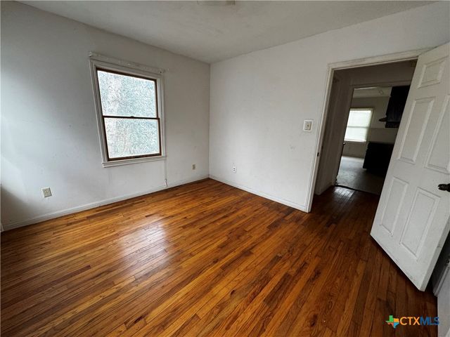 1010 S 17th Street, Temple, TX 76504