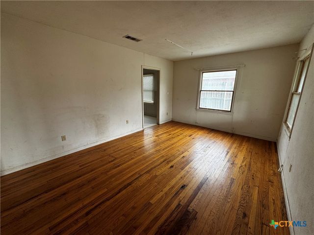 1010 S 17th Street, Temple, TX 76504