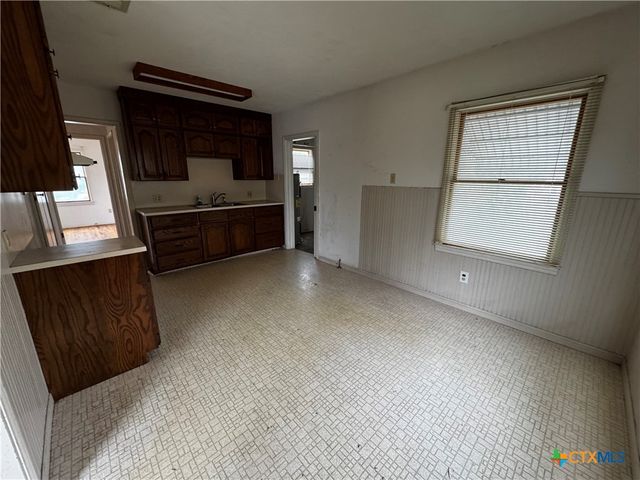 1010 S 17th Street, Temple, TX 76504