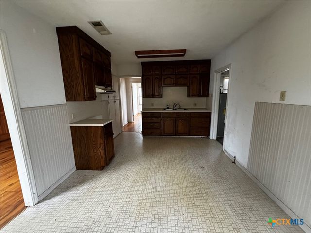 1010 S 17th Street, Temple, TX 76504