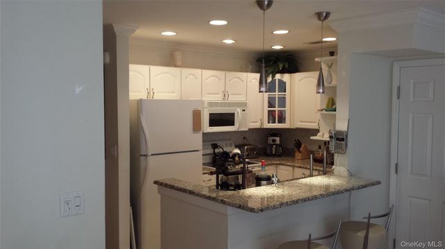 84 Pacific Boulevard, Long Beach, NY 11561