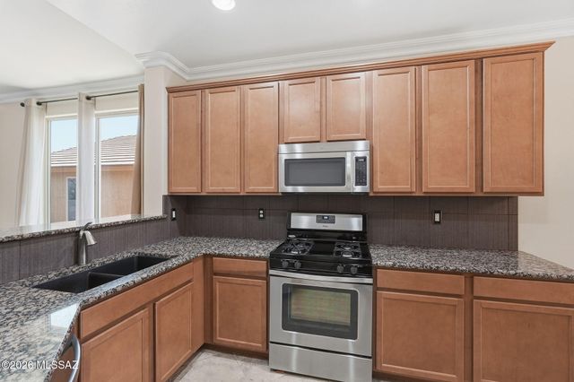 1038 W Pastora Peak Drive, Green Valley, AZ 85614