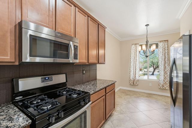 1038 W Pastora Peak Drive, Green Valley, AZ 85614