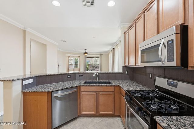 1038 W Pastora Peak Drive, Green Valley, AZ 85614