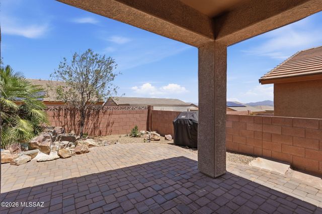 1038 W Pastora Peak Drive, Green Valley, AZ 85614