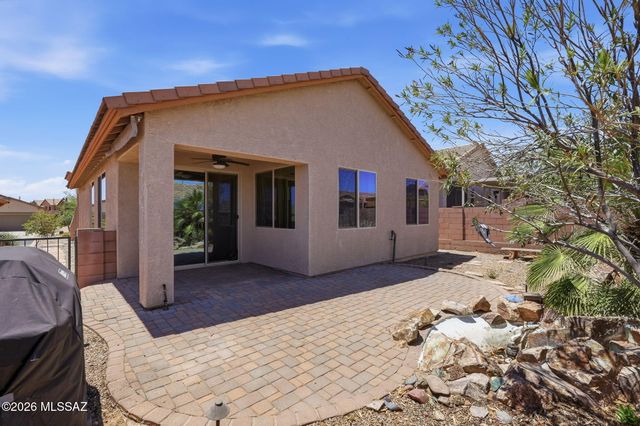 1038 W Pastora Peak Drive, Green Valley, AZ 85614