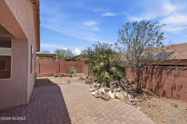 1038 W Pastora Peak Drive, Green Valley, AZ 85614