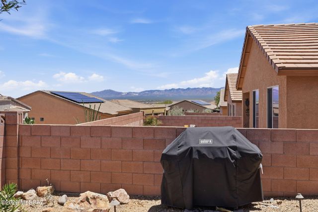 1038 W Pastora Peak Drive, Green Valley, AZ 85614