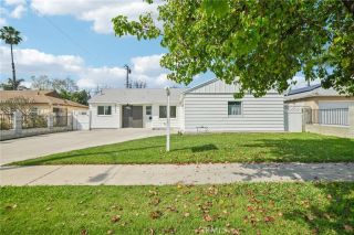 8061 Hesperia, Reseda, CA 91335