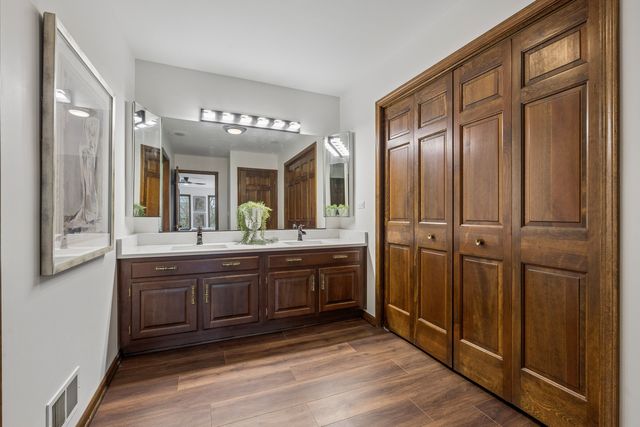 21839 Cambridge Drive, Kildeer, IL 60047
