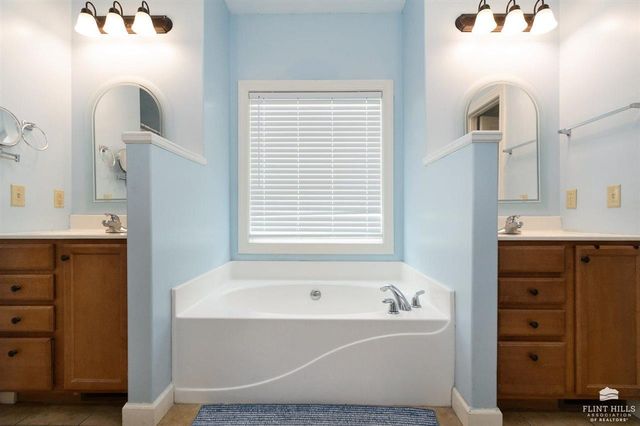 3605 Everett Place, Manhattan, KS 66503