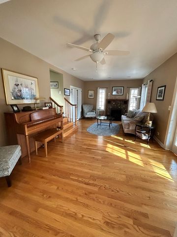 171 E Cayuga Avenue, Elmhurst, IL 60126