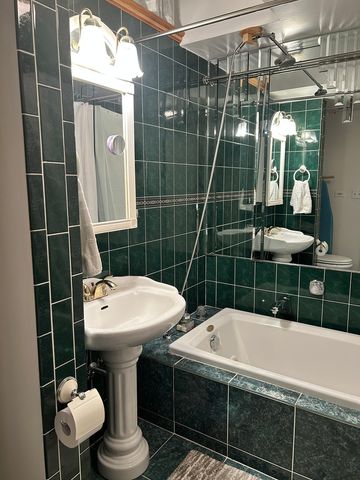 171 E Cayuga Avenue, Elmhurst, IL 60126