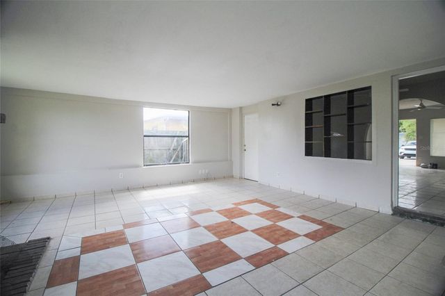 15 N OXALIS DRIVE, Orlando, FL 32807