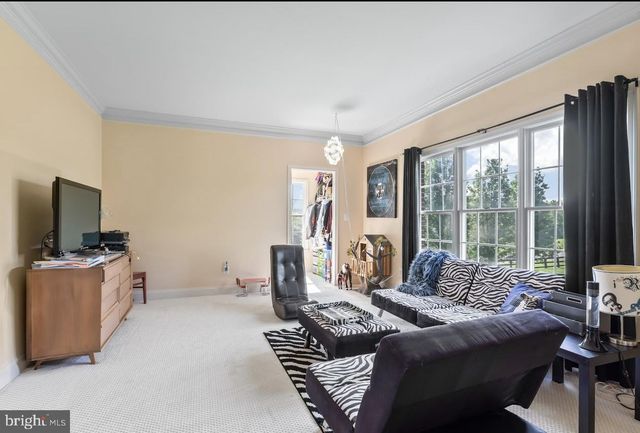 41113 CANONGATE DR, Leesburg, VA 20175