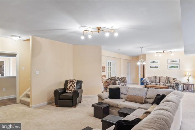 41113 CANONGATE DR, Leesburg, VA 20175