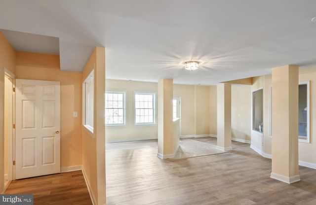 41113 CANONGATE DR, Leesburg, VA 20175