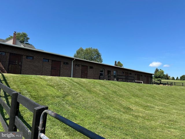 41113 CANONGATE DR, Leesburg, VA 20175
