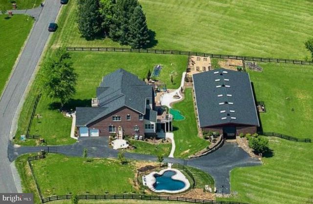 41113 CANONGATE DR, Leesburg, VA 20175