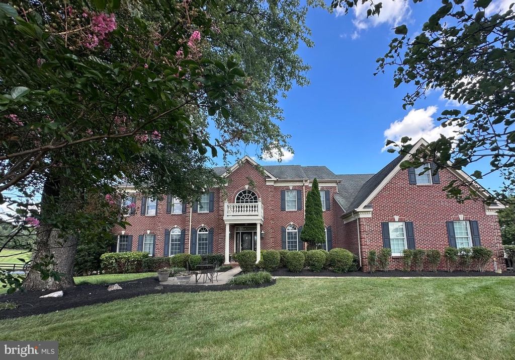 41113 CANONGATE DR, Leesburg, VA 20175