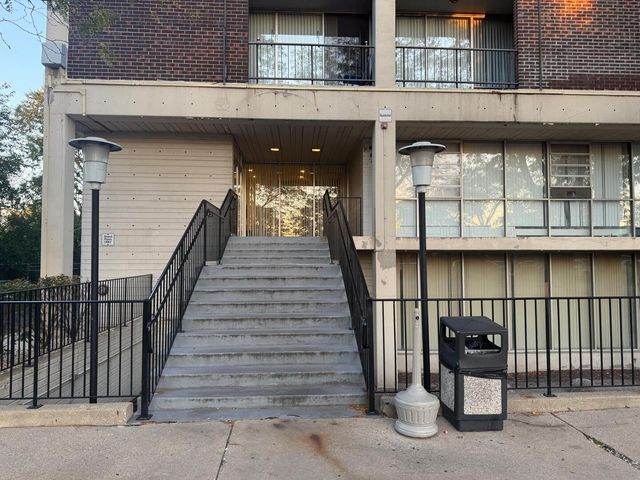 1043 S YORK Road 411, Bensenville, IL 60106