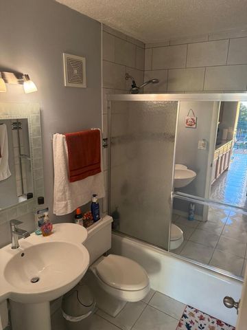 1043 S YORK Road 411, Bensenville, IL 60106