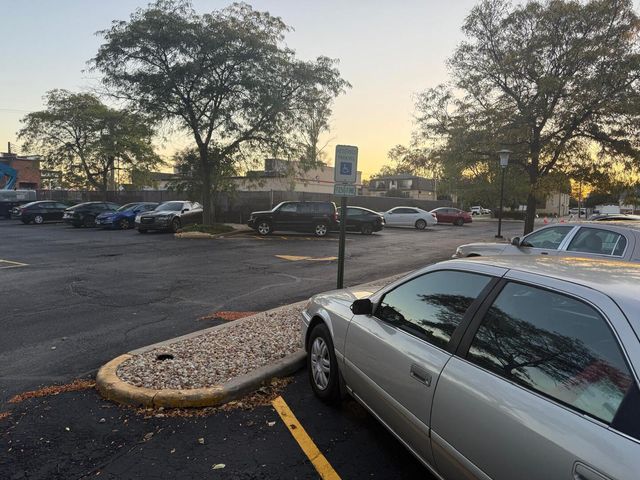 1043 S YORK Road 411, Bensenville, IL 60106