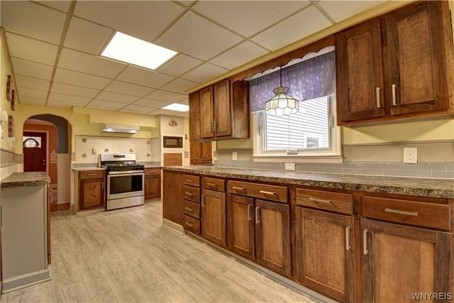 44 Century Drive, West Seneca, NY 14224