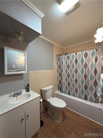 44 Century Drive, West Seneca, NY 14224