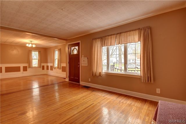 44 Century Drive, West Seneca, NY 14224