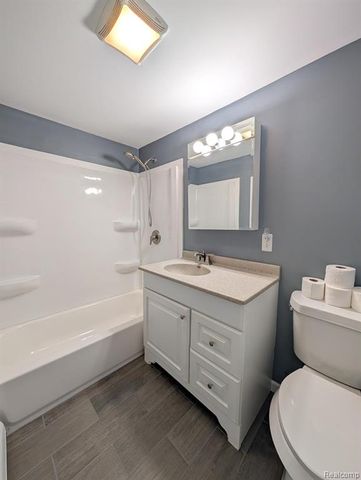 8059 E Mount Morris Road, Otisville, MI 48463