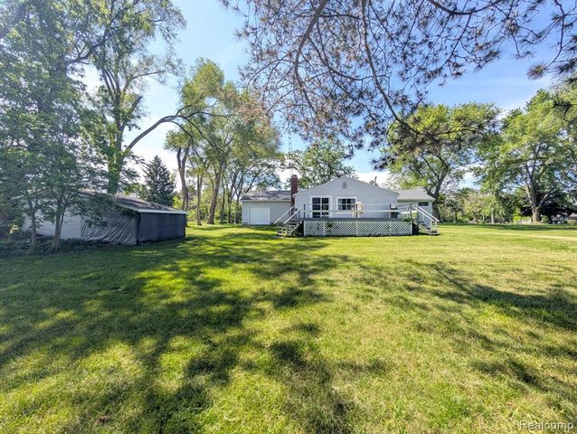 8059 E Mount Morris Road, Otisville, MI 48463