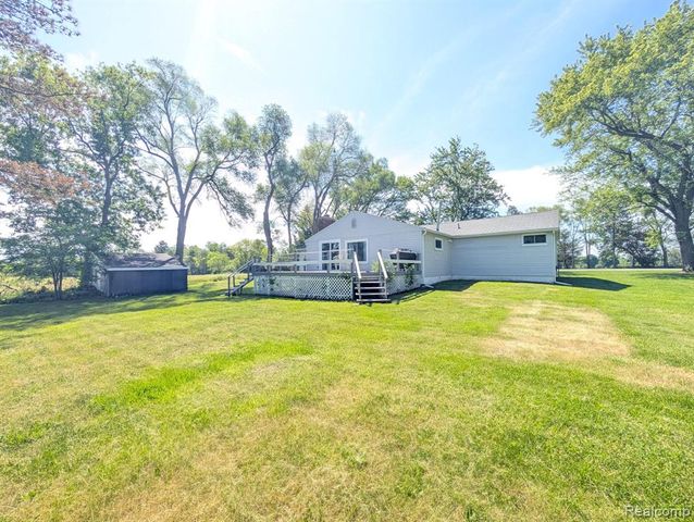 8059 E Mount Morris Road, Otisville, MI 48463