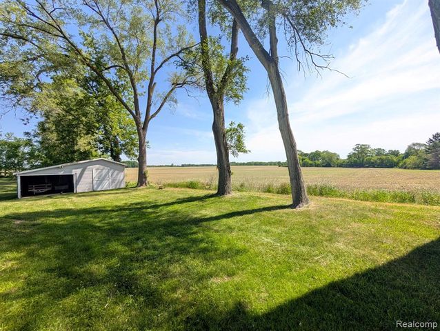 8059 E Mount Morris Road, Otisville, MI 48463