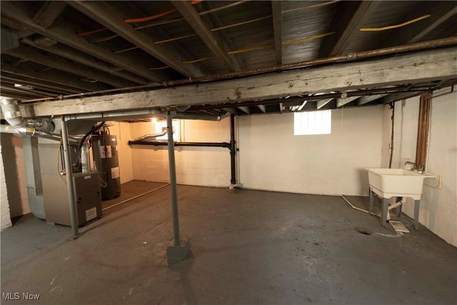 1944 High Street, Cuyahoga Falls, OH 44221