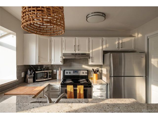 9673 W Chatfield Ave B, Littleton, CO 80128