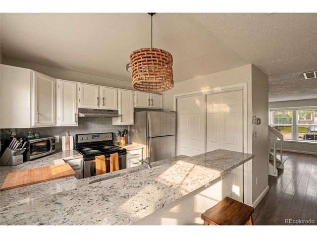 9673 W Chatfield Ave B, Littleton, CO 80128