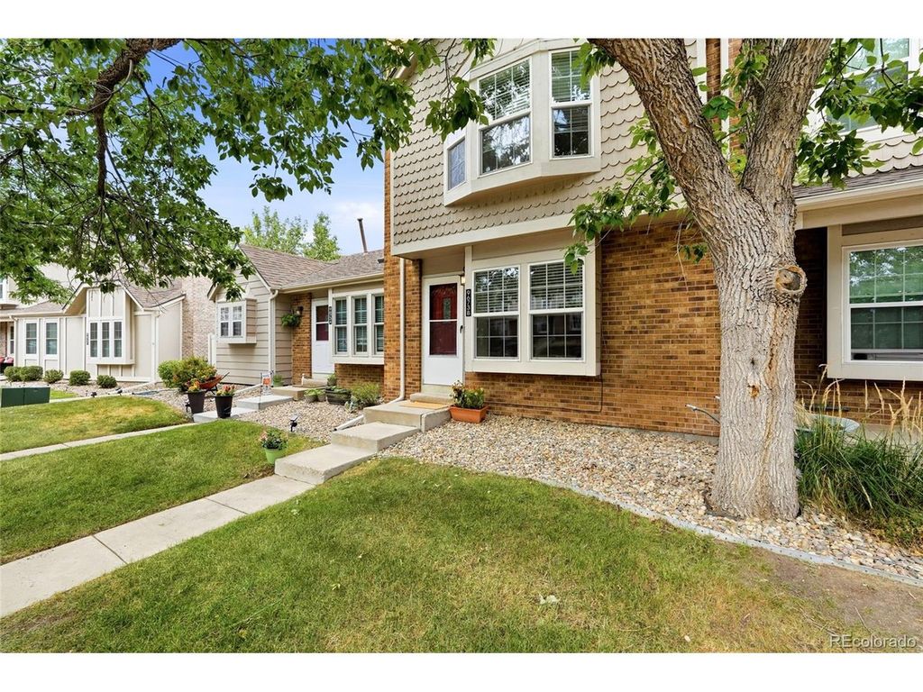 9673 W Chatfield Ave B, Littleton, CO 80128