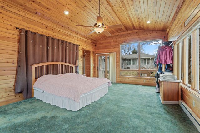 657 Granada Avenue N, Oakdale, MN 55128